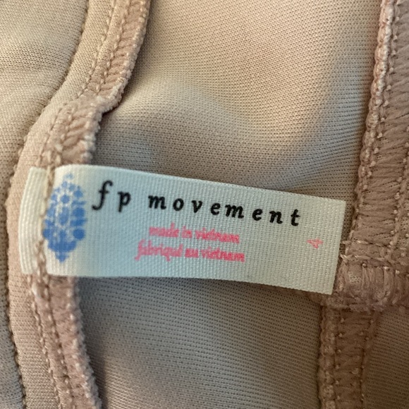Free People Movement fabulous stretchy flared pants w/ great pockets - Picture 13 of 14